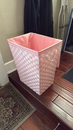Woven strap laundry hamper pink