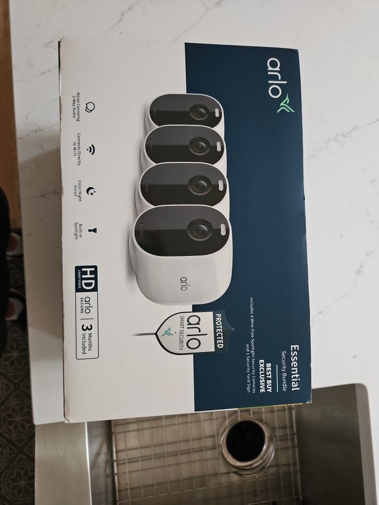 Arlo 4 Wirefree Spotlight Security Cameras & Yard Sign Bundle for Sale in Atlanta, GA OfferUp