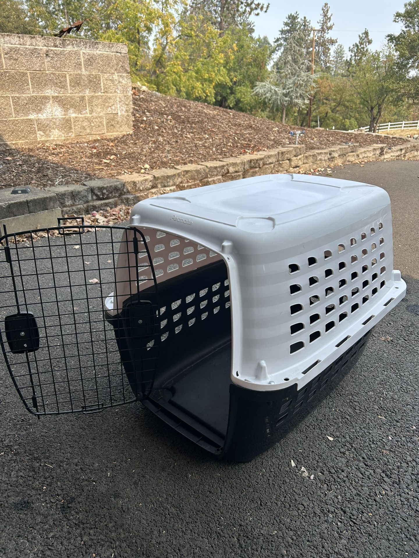 Petmate 32” Compass Kennel