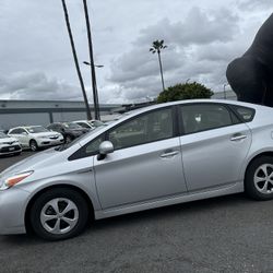 2015 PRIUS THREE $21.995