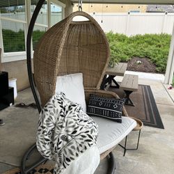 Hampton Bay Melrose Park Brown Closed Wicker Outdoor Patio Egg Swing Close with CushionGuard Almond Biscotti Cushions