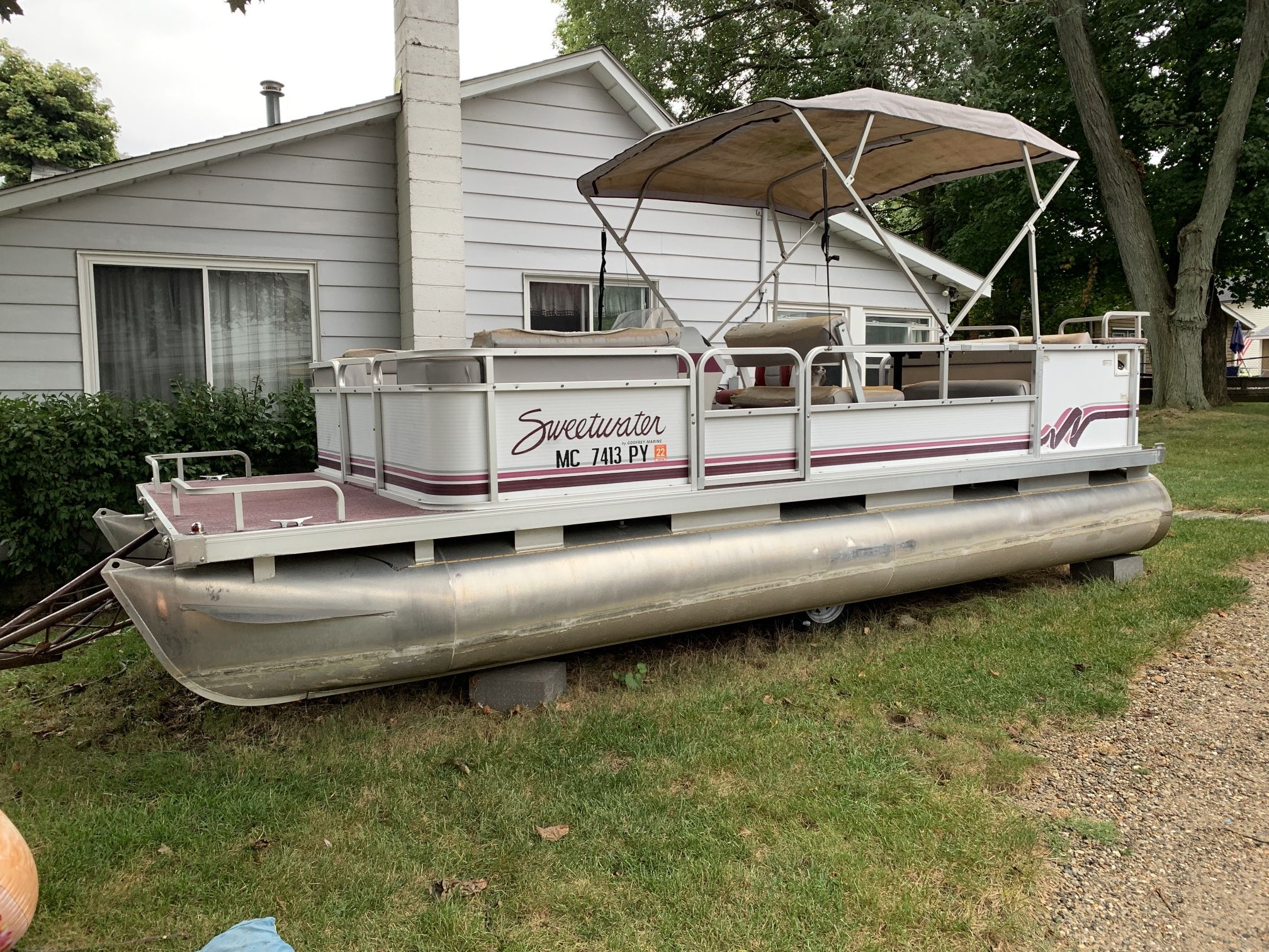 20 Foot Sweetwater Pontoon And Trailer 40hp Motor With Power Trim