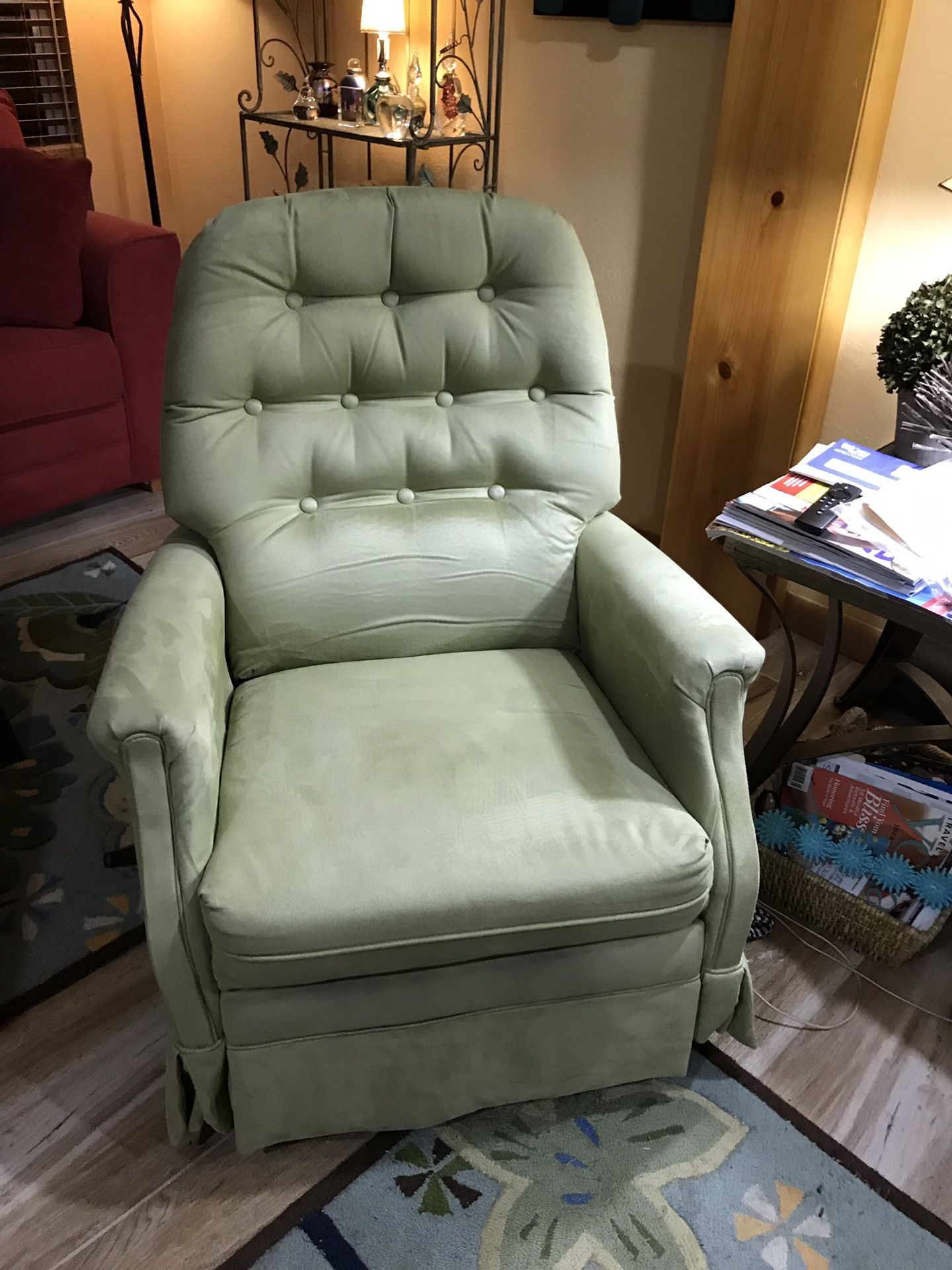 Recliner need to go by Fri. Night 10/18 reduced by $25 or best offer