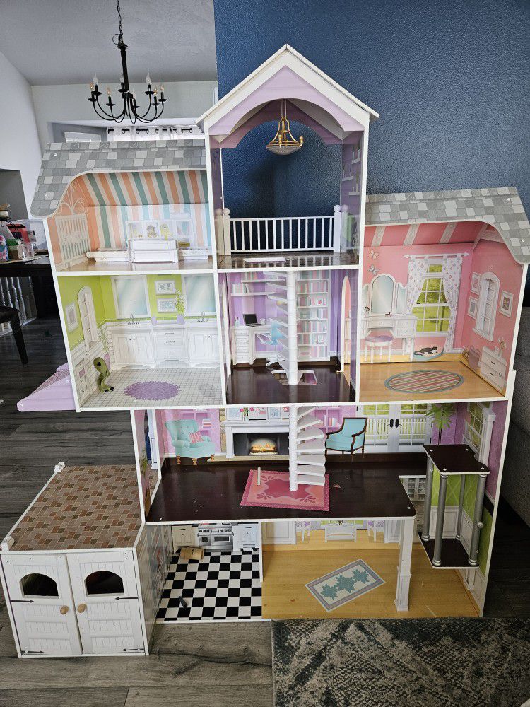 Mansion Doll House