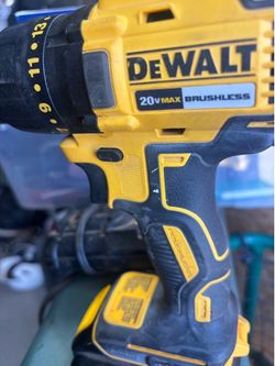 Dewalt 20V drill w/charger