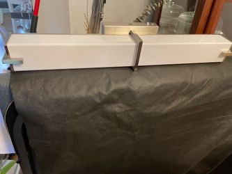 Bathroom lighting bar