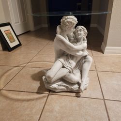 Design Toscano, In the Arms of Romance End Table, Antique Stone Finish

