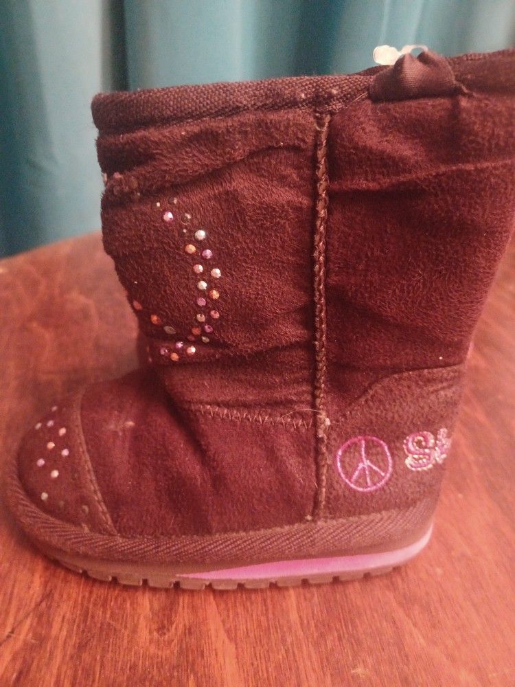 "Skechers" Slip-on Boots In Like New Condition
