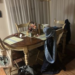 Dining Room Table And Chairs 