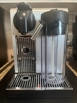 De'Longhi Nepresso Machine