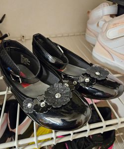 Girl shoes