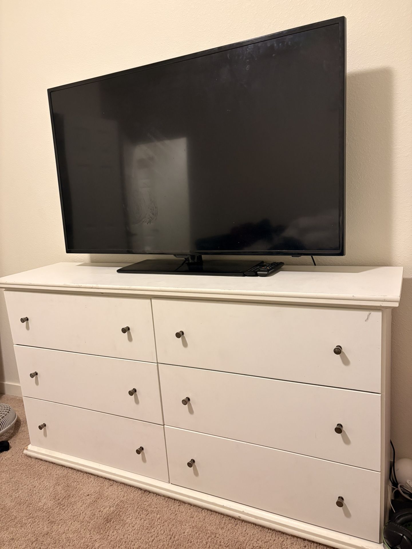 White 6 Drawer Dresser