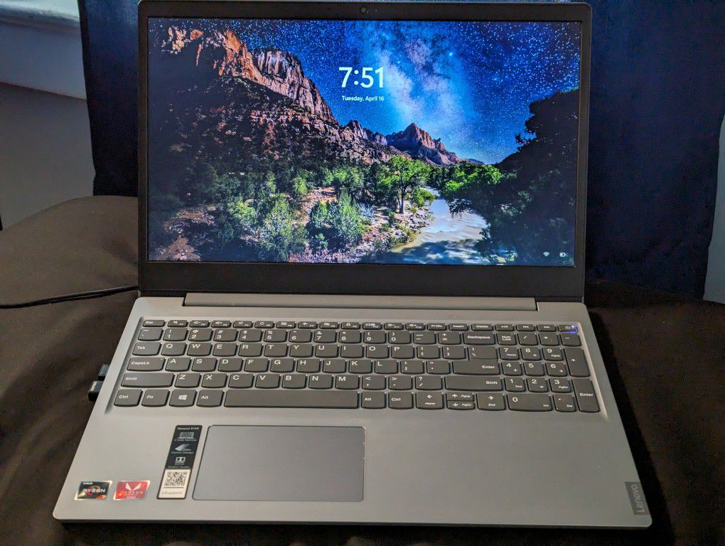 Lenovo AMD Ryzen 7 Laptop