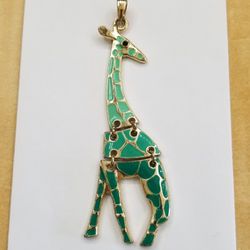 Fun Giraffe Pendant. 