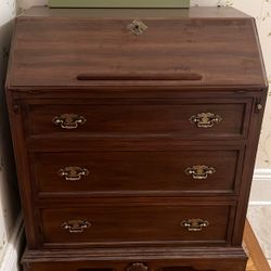 DAVIS CABINET Co Solid Secretary Desk