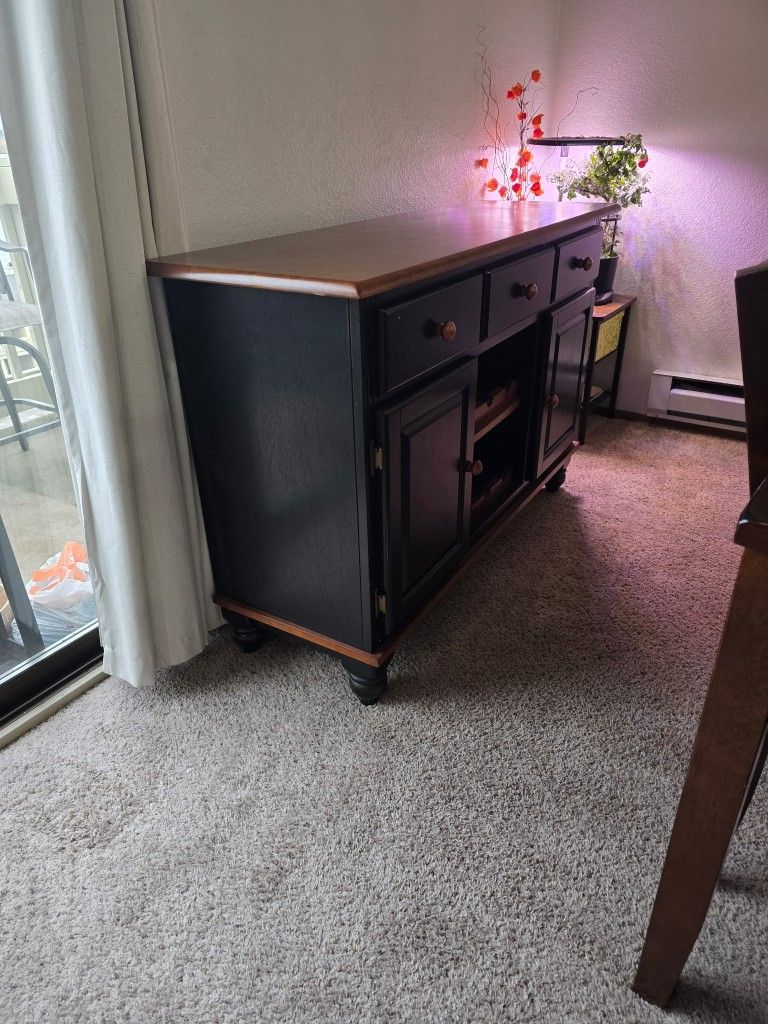 Hutch With A Wine Rack