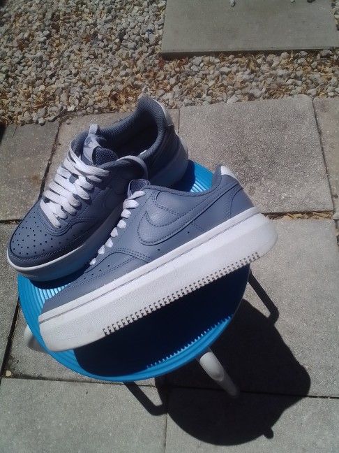 Woman Nike Court Vision ALTA