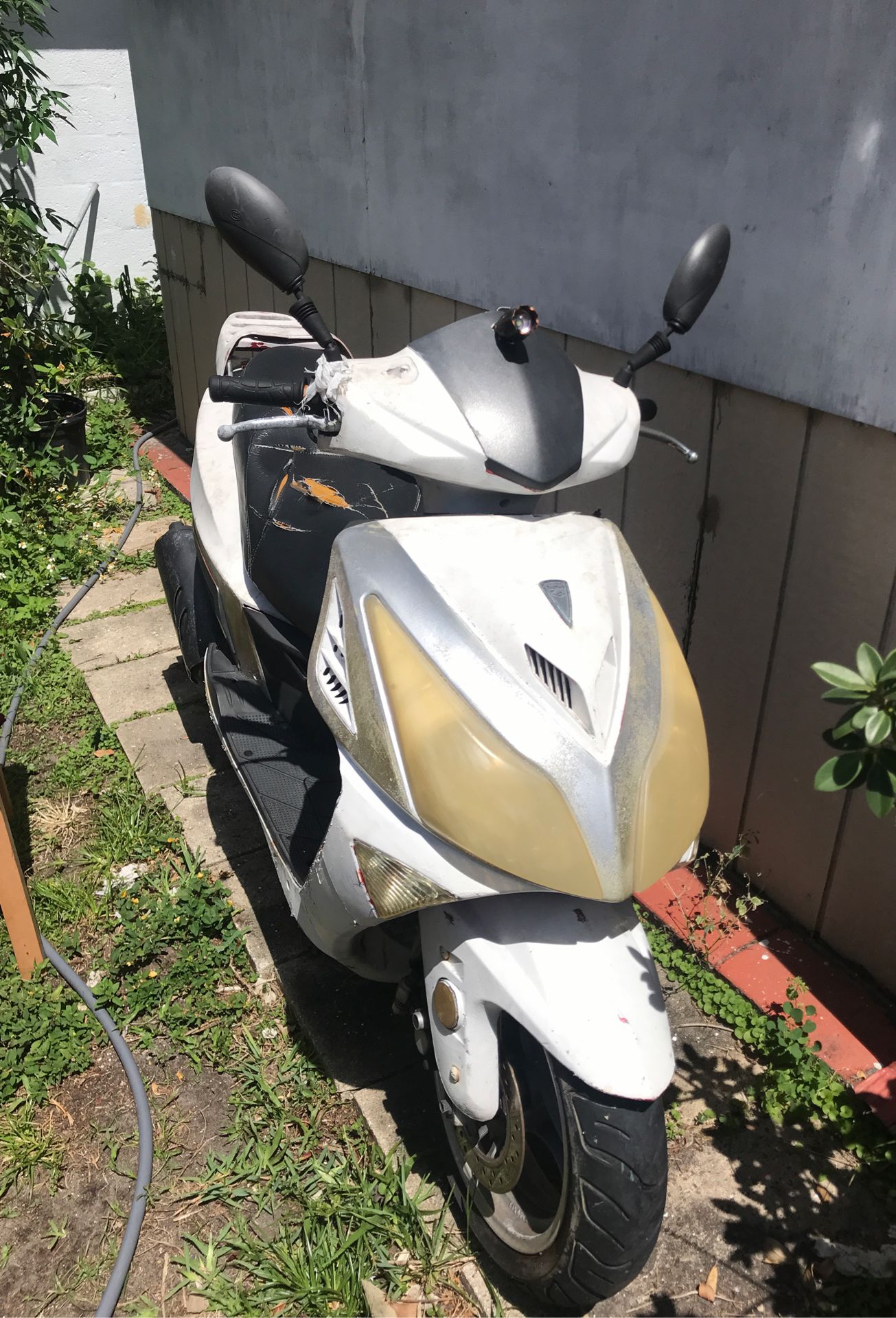 06/2012 150cc Scooter