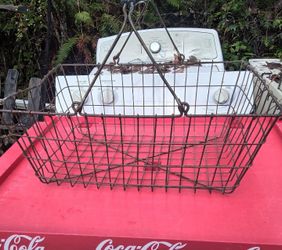 Old marketbasket with handle