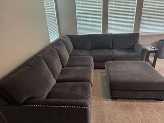 Sectional couch - John Michael Design Sectional Couch w/Ottoman