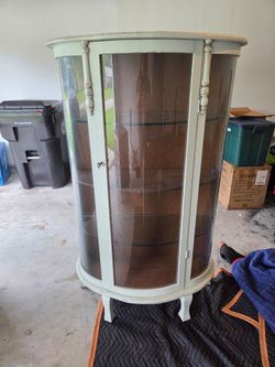 Antique Vintage Round China Cabinet With Curved Glass & Working Skeleton Key & Lock.