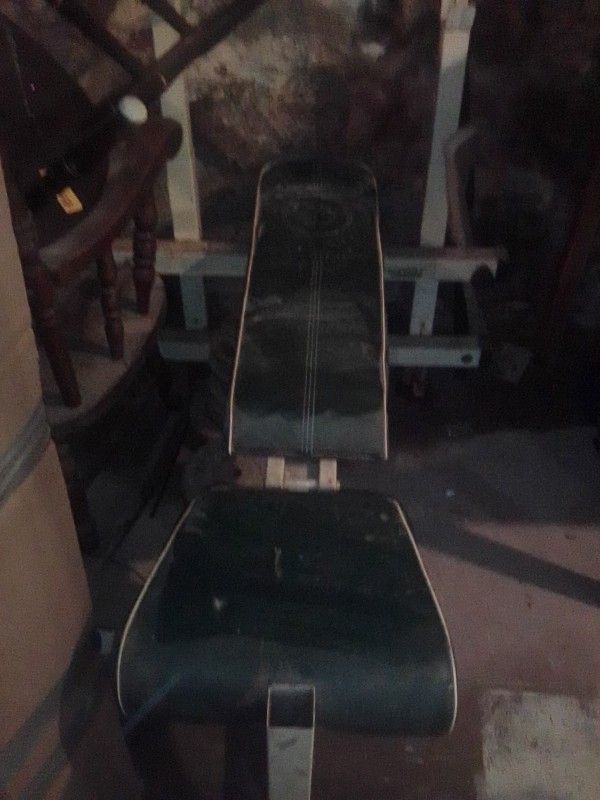 Weight Bench