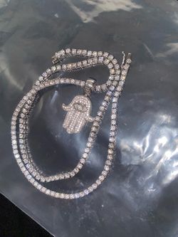 Lab diamonds, chain, and peace