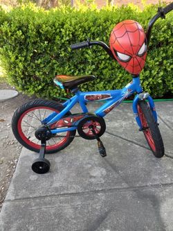 Spiderman Bike W Training Wheels And Storage Mask Handlebars 