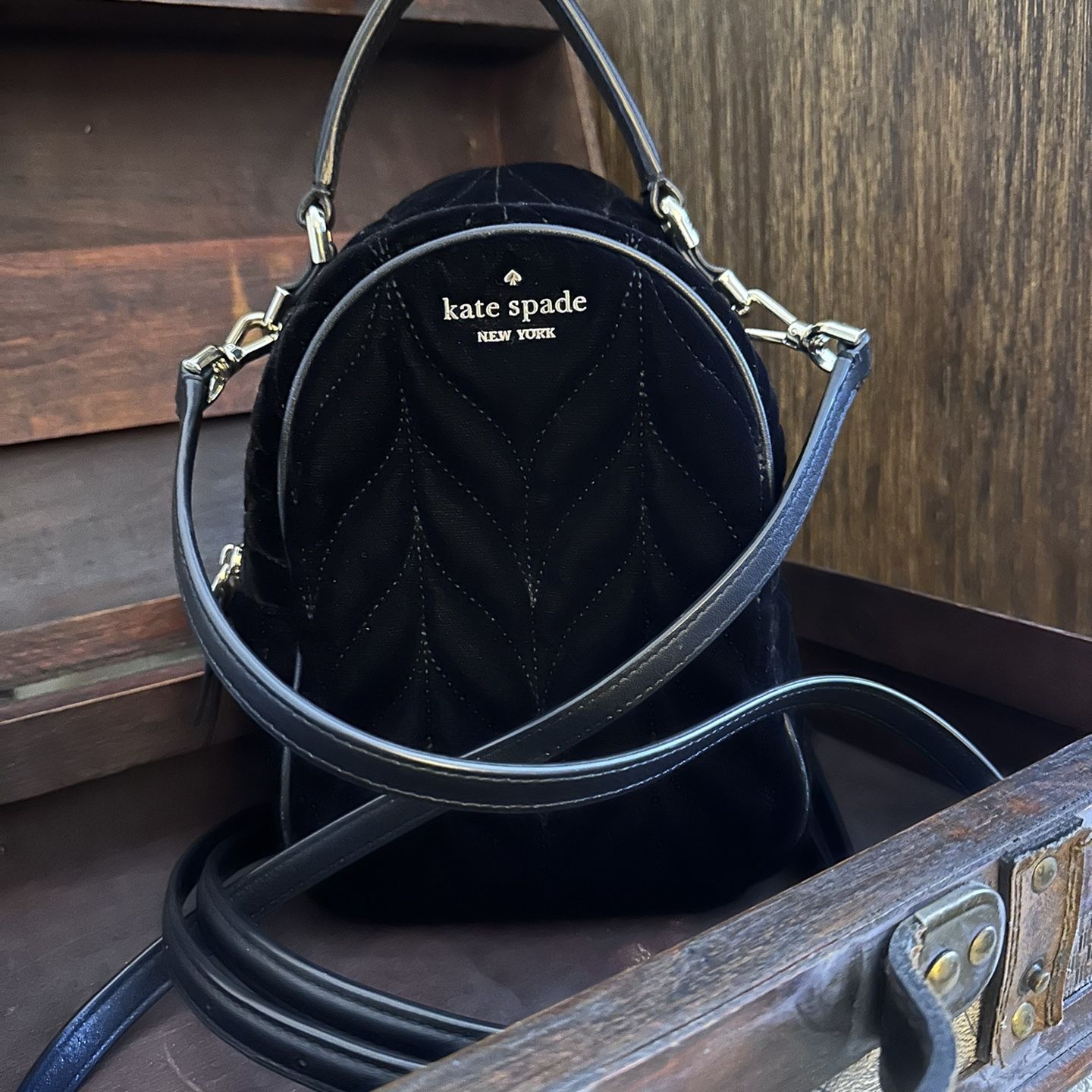 briar lane quilted velvet mini convertible backpack Kate Spade Briar Lane Quilted Velvet Mini Convertible Backpack for Sale in  Corona, CA