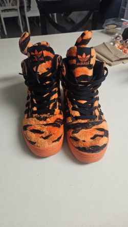 TRADING jermey scott Tigger shoes