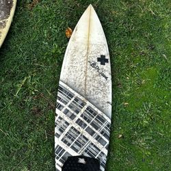 5’7 Short board 