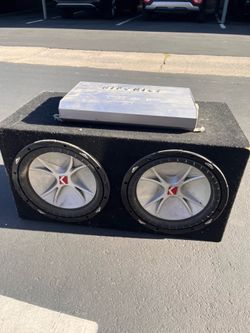 2 Kicker 12 in and Hifonics Amp