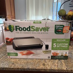 FoodSaver Vacuum Sealing System VS3180