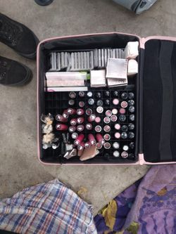 Make Up. ..