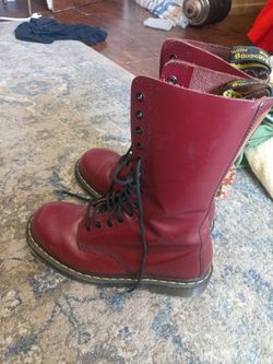 Size 9M, 10 L Doc Martens boots