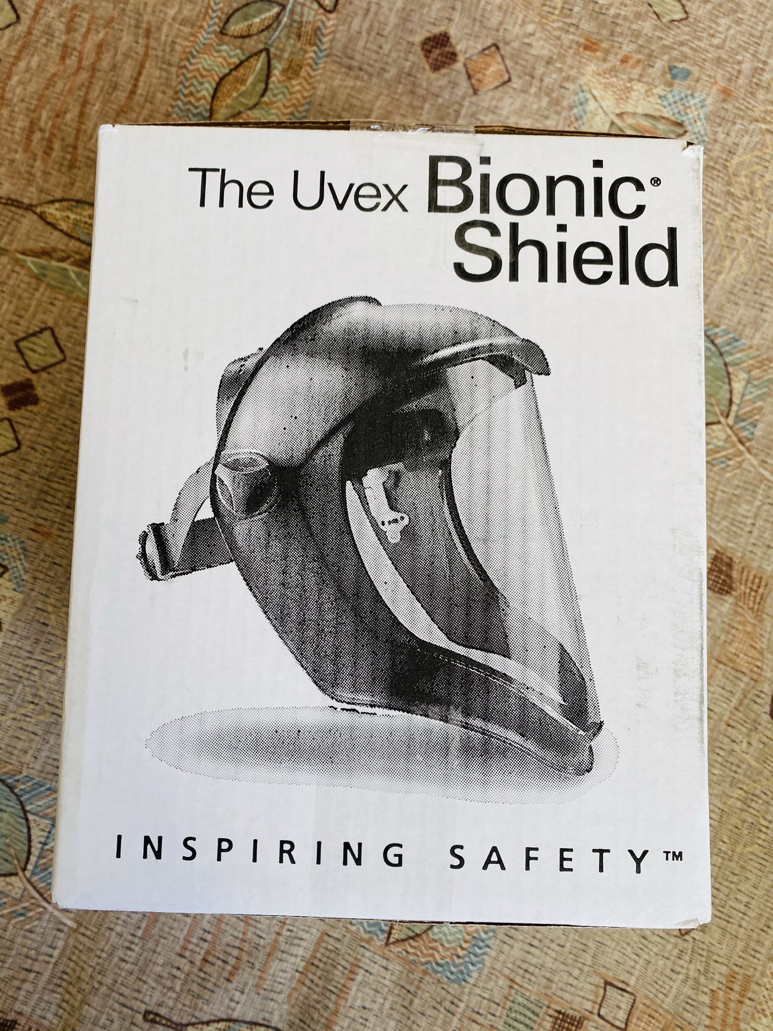 The UVEX Bionic Shield. S 8510. Great protection at COVID, Flu, etc. times. Designed to protect against liquid splash, impact, welding hazards. New,