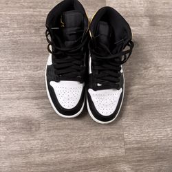 yellow and white jordan 1s