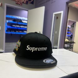 Supreme Hat Box Logo 