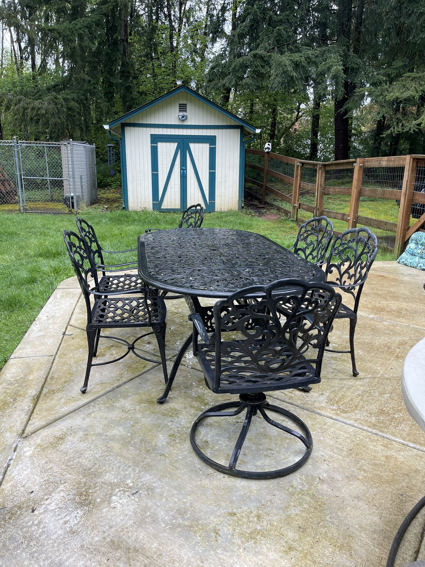Patio Table / Dining Set