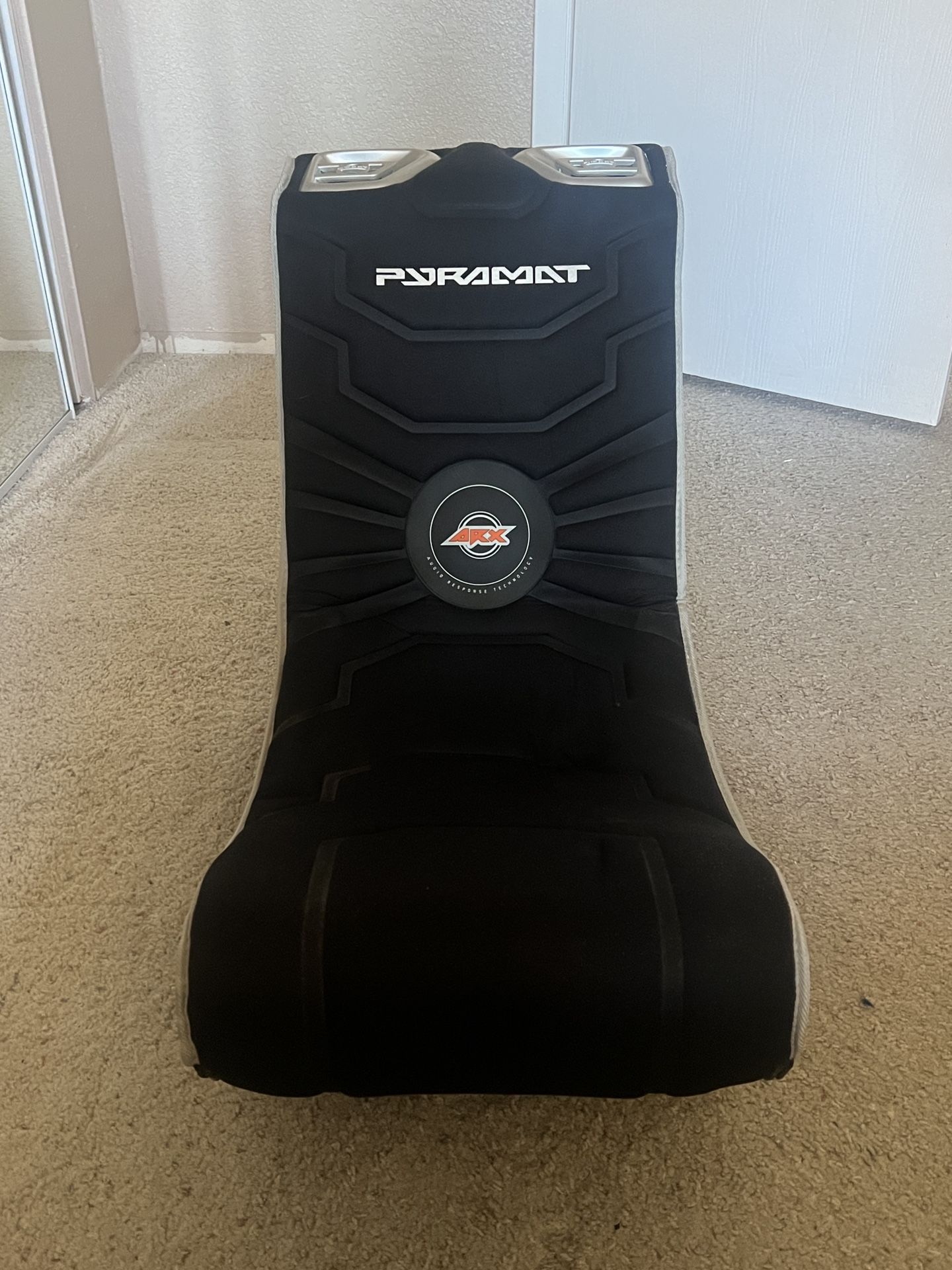 Pyramat s2000 gaming chair