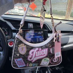 Juicy run the world shoulder bag