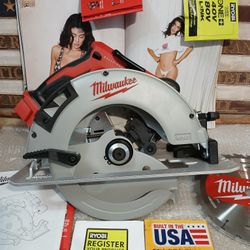 NEW MILWAUKEE M18 BRUSHLESS 7-1/4 CIRCULAR SAW TOOL 