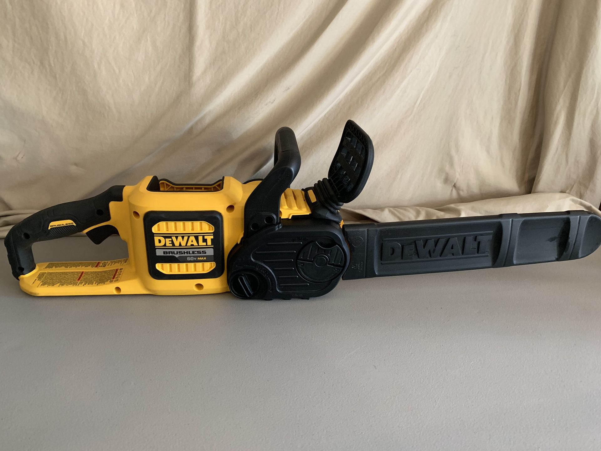 DEWALT 60-Volt MAX Lithium Ion Cordless FLEXVOLT Brushless 16 in. Chainsaw (Tool Only) - comes as pictured