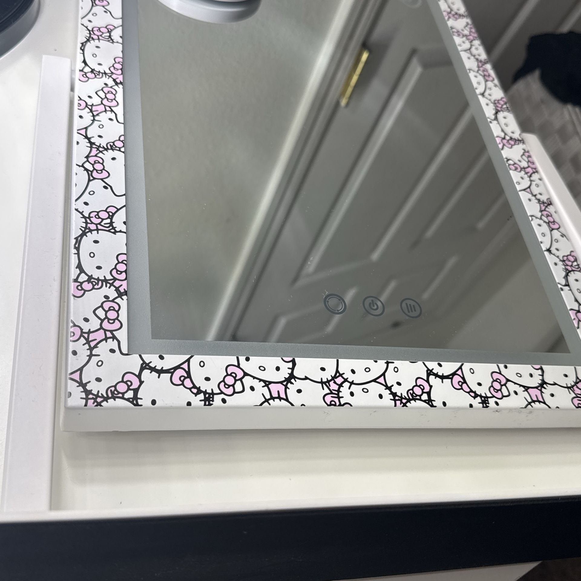 Hello Kitty Impressions Mirror for Sale in Shafter, CA - OfferUp