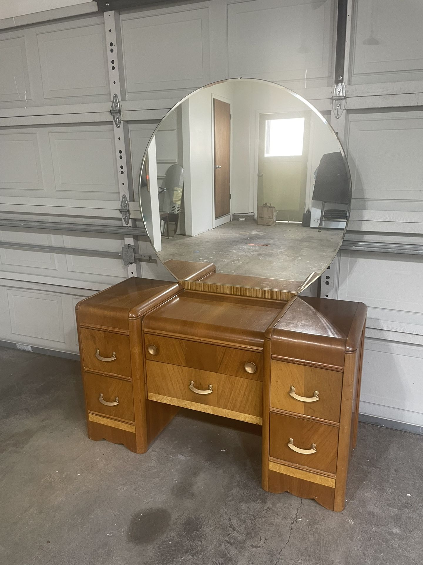 6 Drawer Vanity w/Mirror
