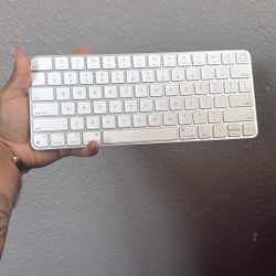 Apple Keyboard 