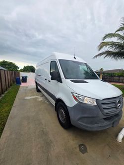 Mercedez-Benz Sprinter 2500