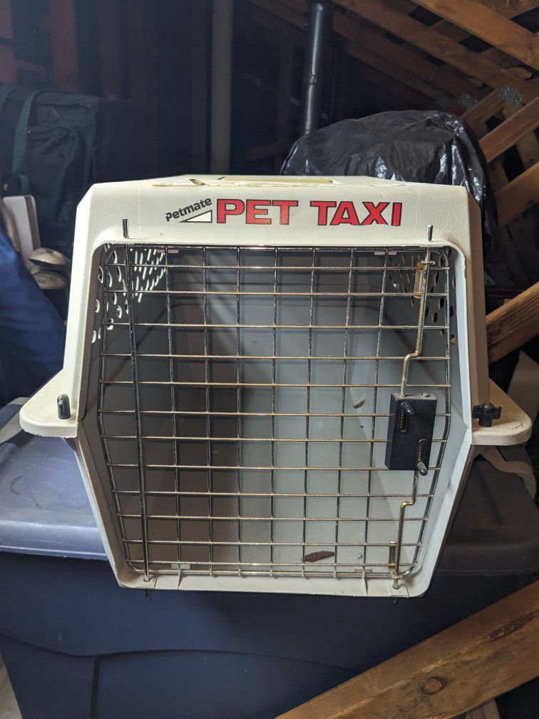 Petmate Pet Taxi For Small To Medium Size Animals