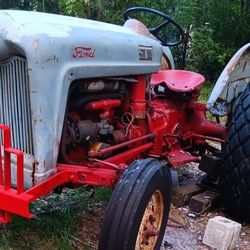 1957 Tractor Ford 800 Jubilee  ..,.will Trade For A Truck 