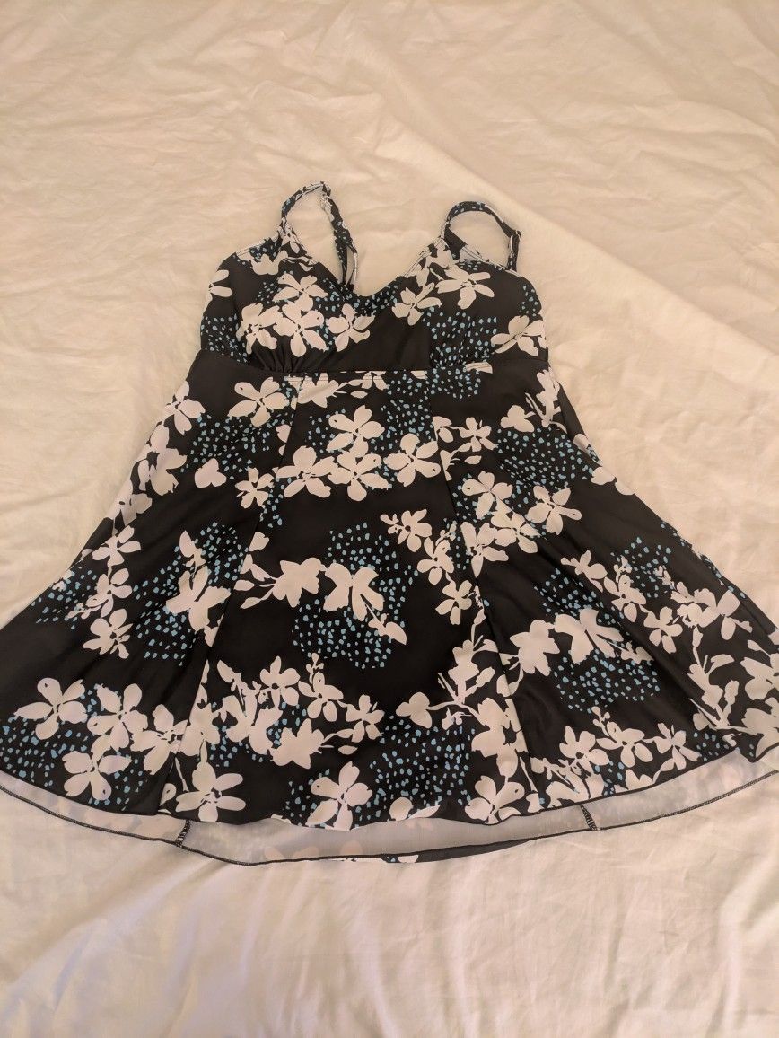 Swim Top Black, White Floral & Blue Size Medium